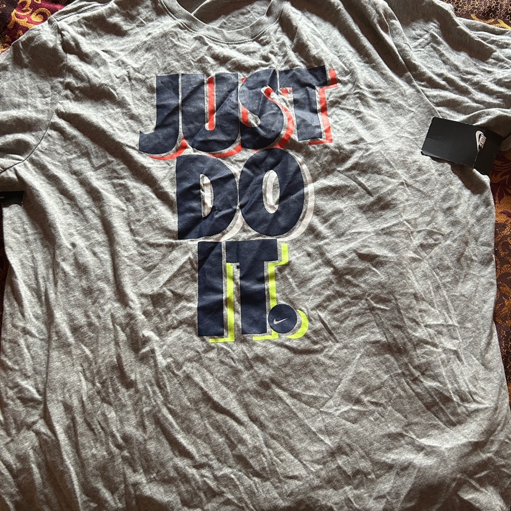 Lot of 2 new with tags Mens Nike tshirt